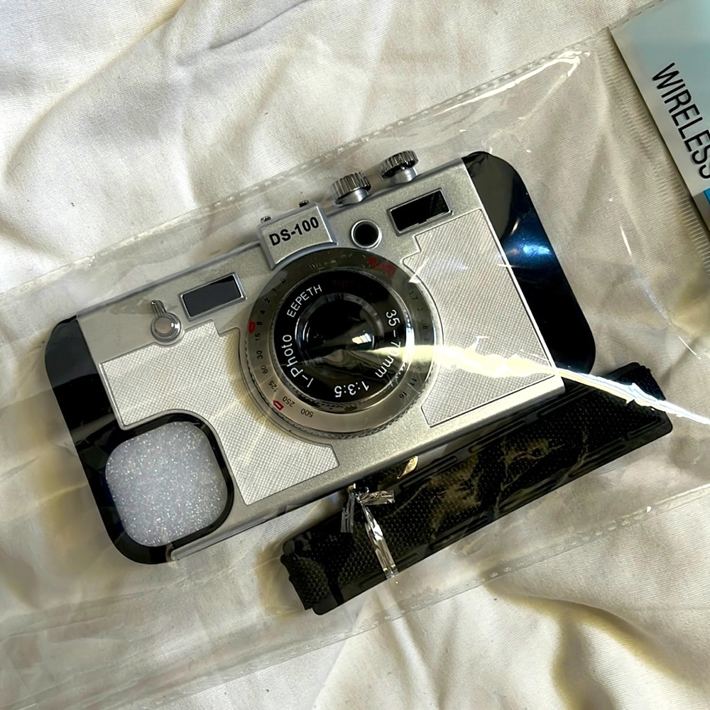 Apple 13 Vintage Camera Phone Case
